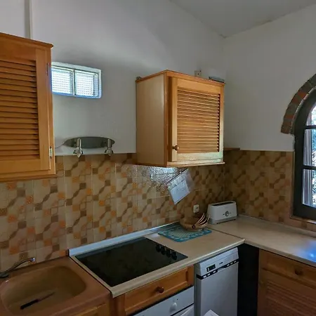 Maisonette Rustique- Pinede Piscine *